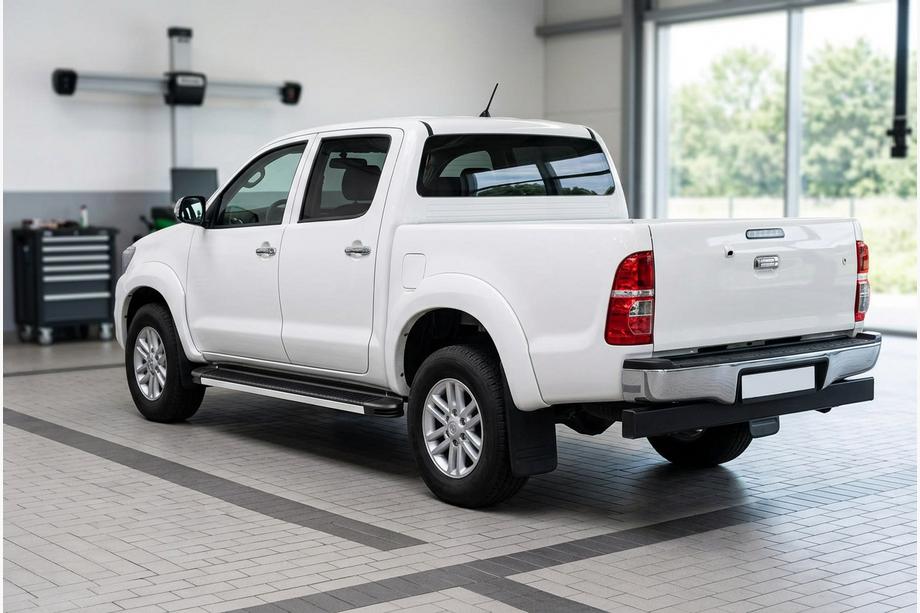 Toyota Hilux 2006-2015 Side Steps Maya V1 (2 pcs, Aluminum) Image