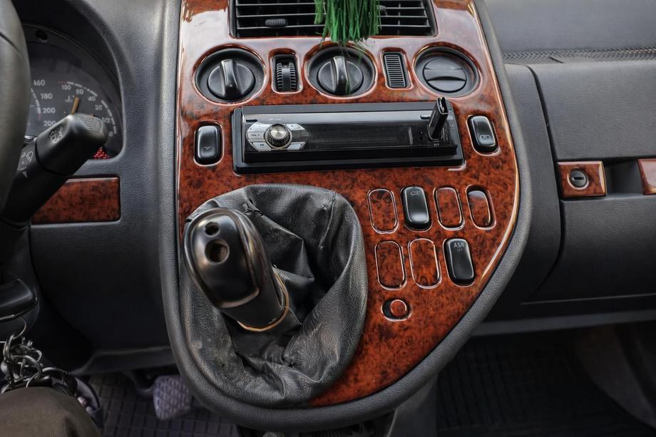 Mercedes Vito W638 1996-2003 Dashboard Trim Covers Meric (1999-2003) Carbon Image