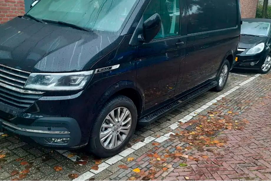 Volkswagen T6 2015-2024 Side Steps Allmond Black (2 pcs, Aluminum) Short Wheelbase Image