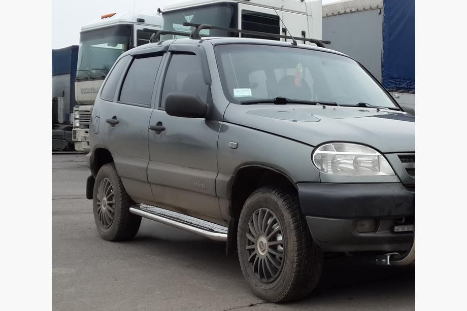 Chevrolet Niva 1998-2020 Side Steps Premium (2 pcs, Stainless Steel) Ø60 Image