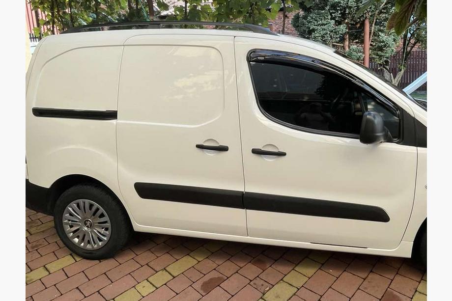 Citroen Berlingo 2008-2018 Black Roof Rails Metal Foot Image