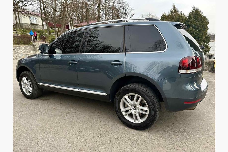 Volkswagen Touareg 2002–2010 Chrome Roof Rails (Plastic Feet) Photo 2