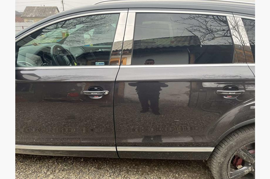 Audi Q7 2005-2015 Stainless Steel Door Pillar Trim Image