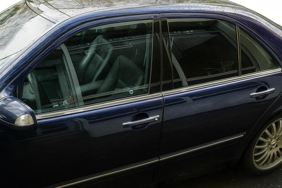 Mercedes E-class W210 1995-2002 Window lower trim stainless steel (4 pcs) OmsaLine - Italian Stainless Steel Image