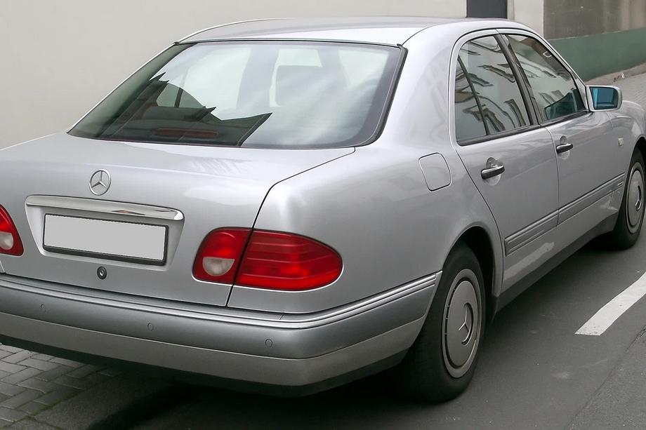 Mercedes E-class W210 1995-2002 Trunk trim above license plate (Sedan) Image