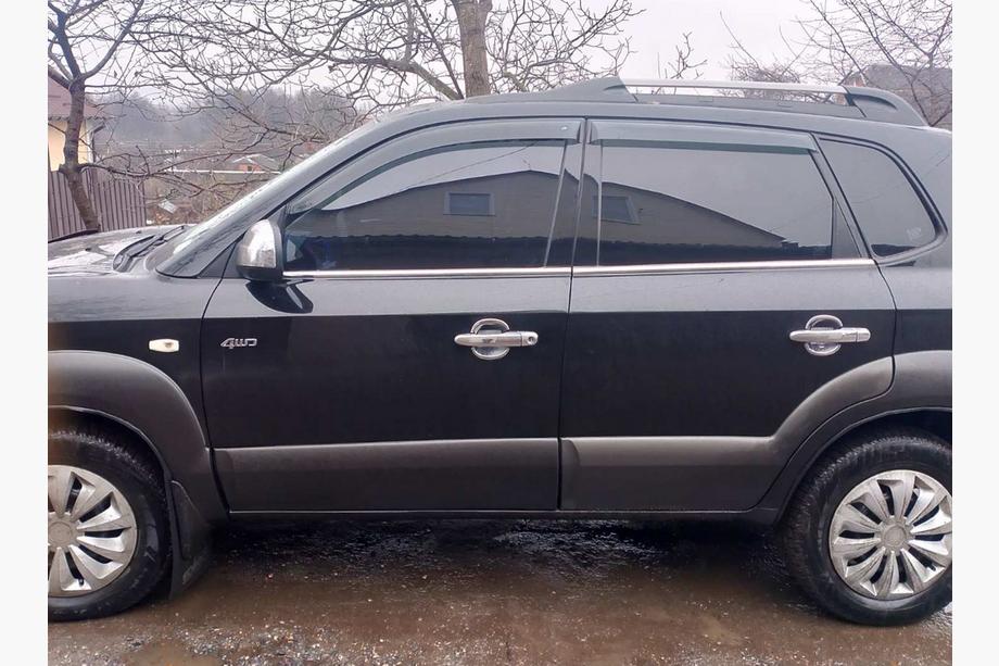 Hyundai Tucson JM 2004- Window Trim Stainless Steel (4 pcs) Image