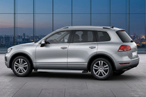 Volkswagen Touareg 2010-2018 Side Steps Maya V2 (2 pcs, Aluminum) photo 1