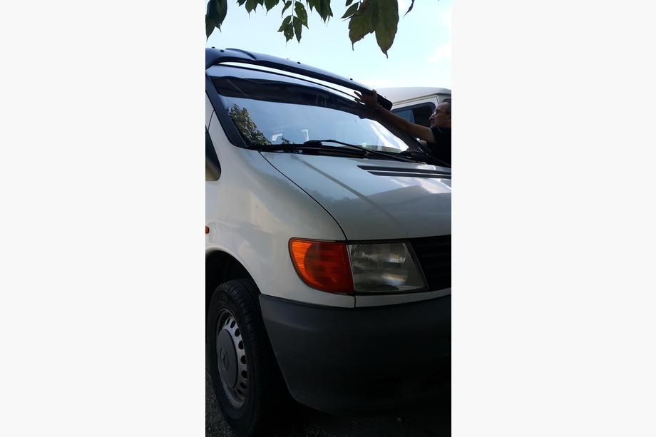 Mercedes Vito W638 1996-2003 Windshield visor (black gloss, 5mm) Photo 10