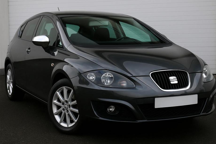 Seat Leon 2005-2012 Mirror covers (2010-2012, 2 pcs, stainless steel) Image