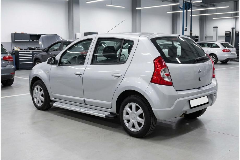Dacia Sandero 2007-2013 Side Steps Maya V2 (2 pcs, Aluminum) Image