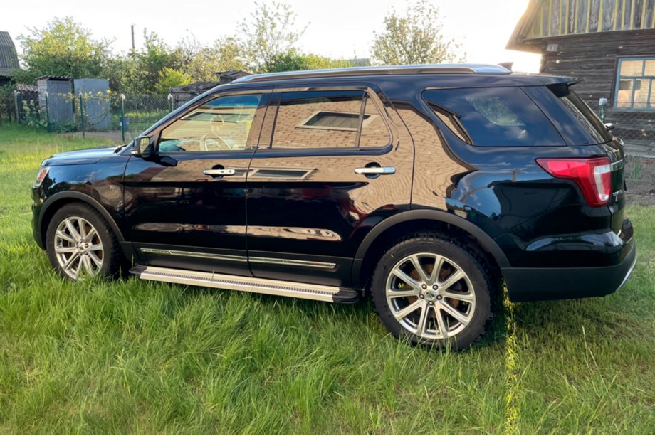 Ford Explorer 2011-2019 Side Steps Maya V2 (2 pcs, Aluminum) Image