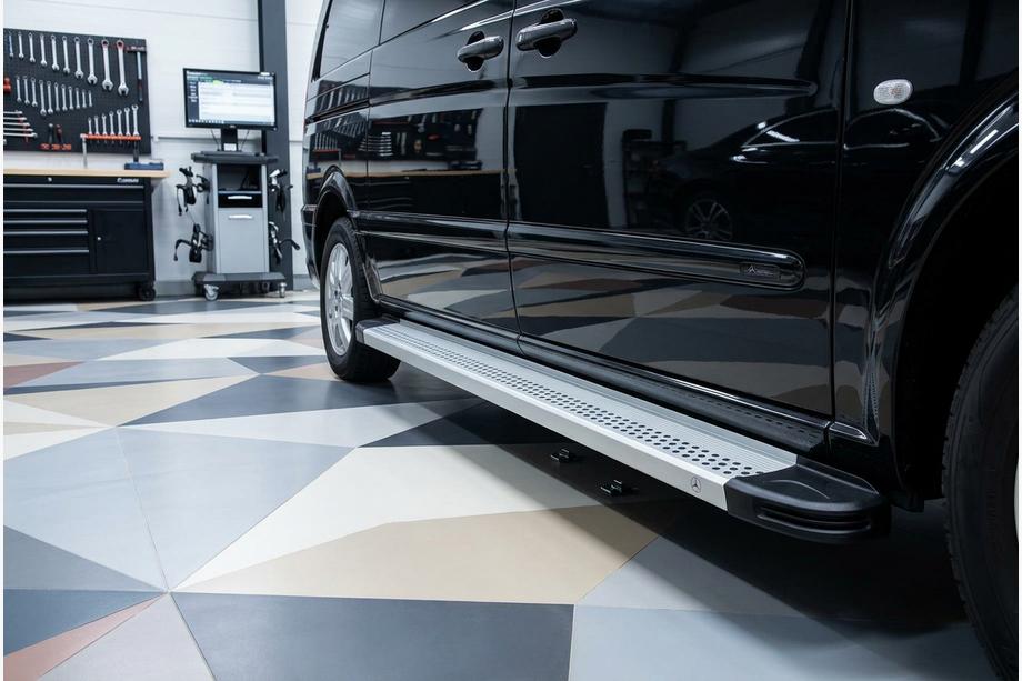 Mercedes Viano 2004-2014 Side Steps Maya V2 (2 pcs, Aluminum) Image
