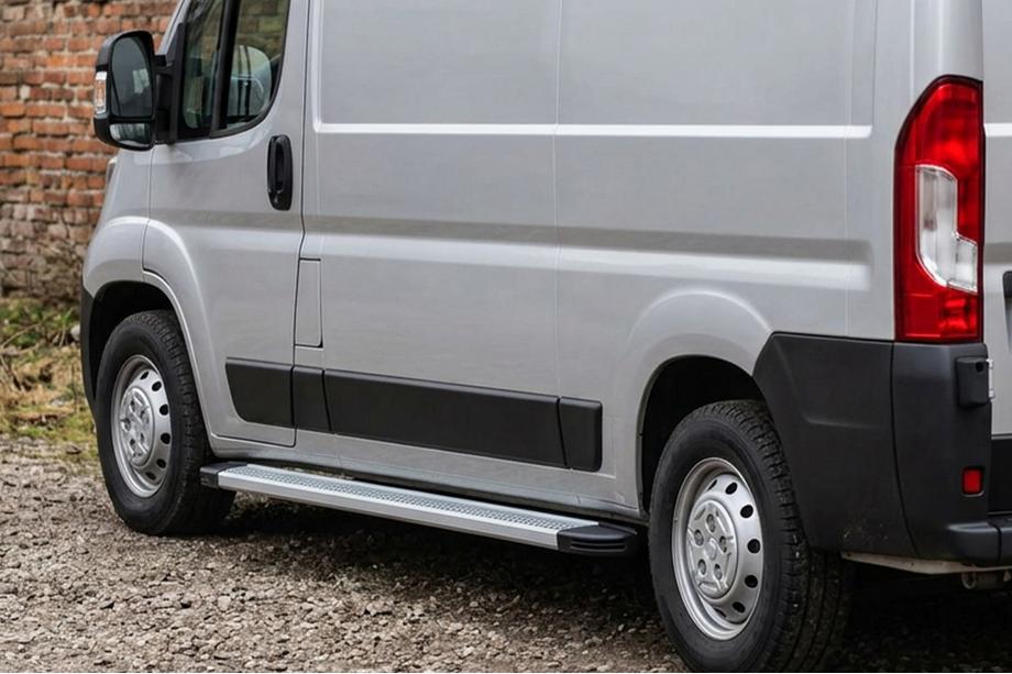 Peugeot Boxer 2006-2025 Side Steps Maya V2 (2 pcs, Aluminum) Image