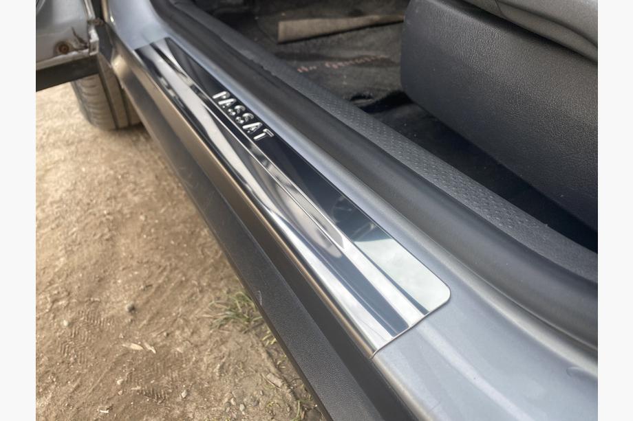 Volkswagen Passat B5 1997-2005 Door Sill Protectors OmsaLine (4 pcs, Stainless Steel) Image