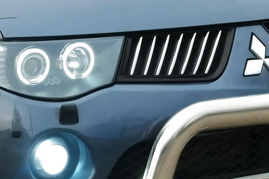 Mitsubishi L200 2006-2015 Chrome Grille Covers (14 pcs, Stainless Steel) Image