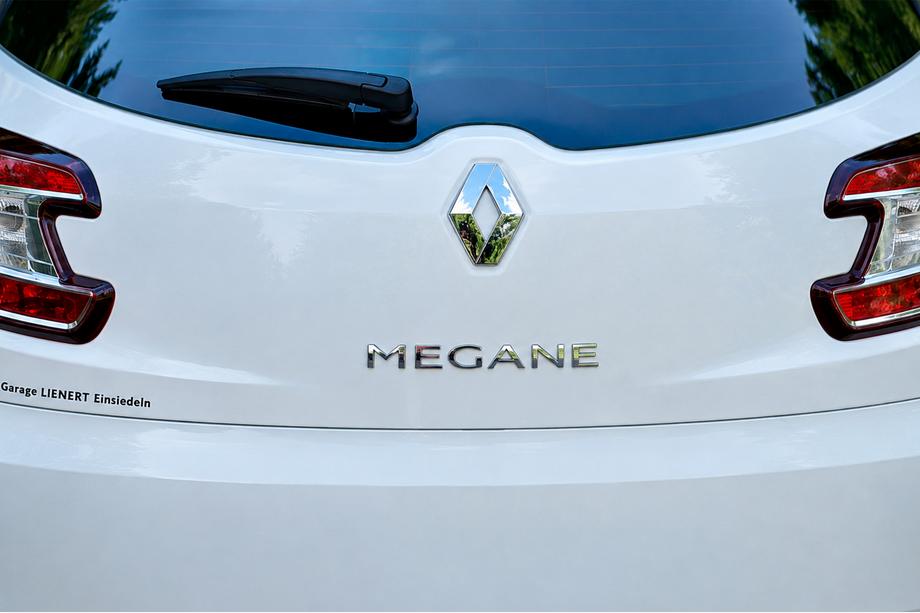 Renault Megane III 2009-2016 Badge Megane 908897337R (270mm x 25mm) Image