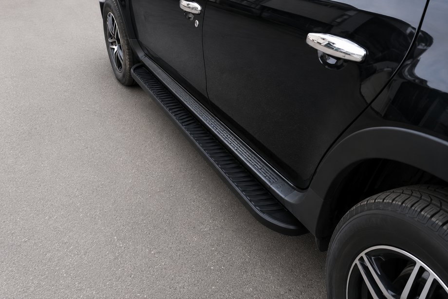 Renault Duster 2008–2017 Side Steps Tayga Black (2 pcs, Aluminum) Image