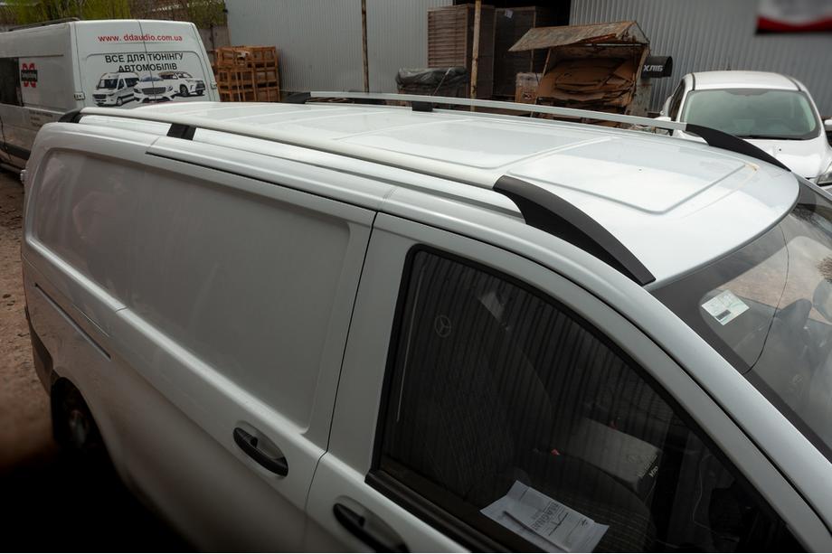 Mercedes Vito/V-class W447 2014- Roof Rails ELITE Chrome (Plastic Foot) Short Wheelbase (Compact) Image