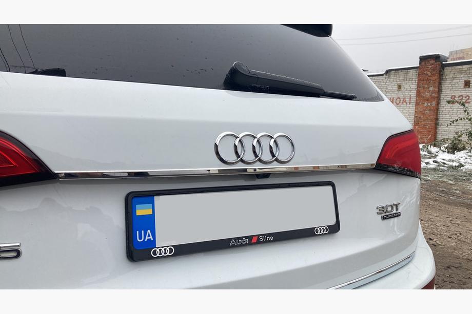 Audi Q5 2008-2017 Chrome trim above license plate (stainless steel) Image