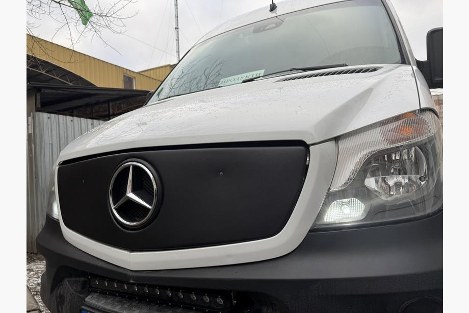 Mercedes Sprinter W906 2006–2018 Winter grille cover V1 (2013↗) Matte Photo 3