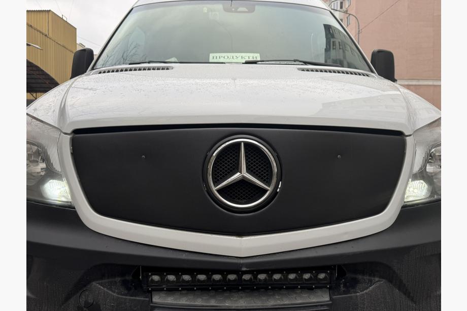 Mercedes Sprinter W906 2006–2018 Winter grille cover V1 (2013↗) Matte Photo 4