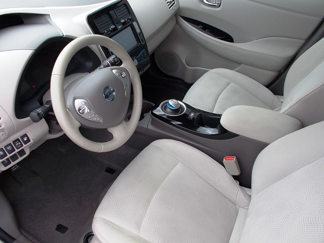 The company AIS is starting to import to Ukraine of electric cars Nissan Leaf from USA