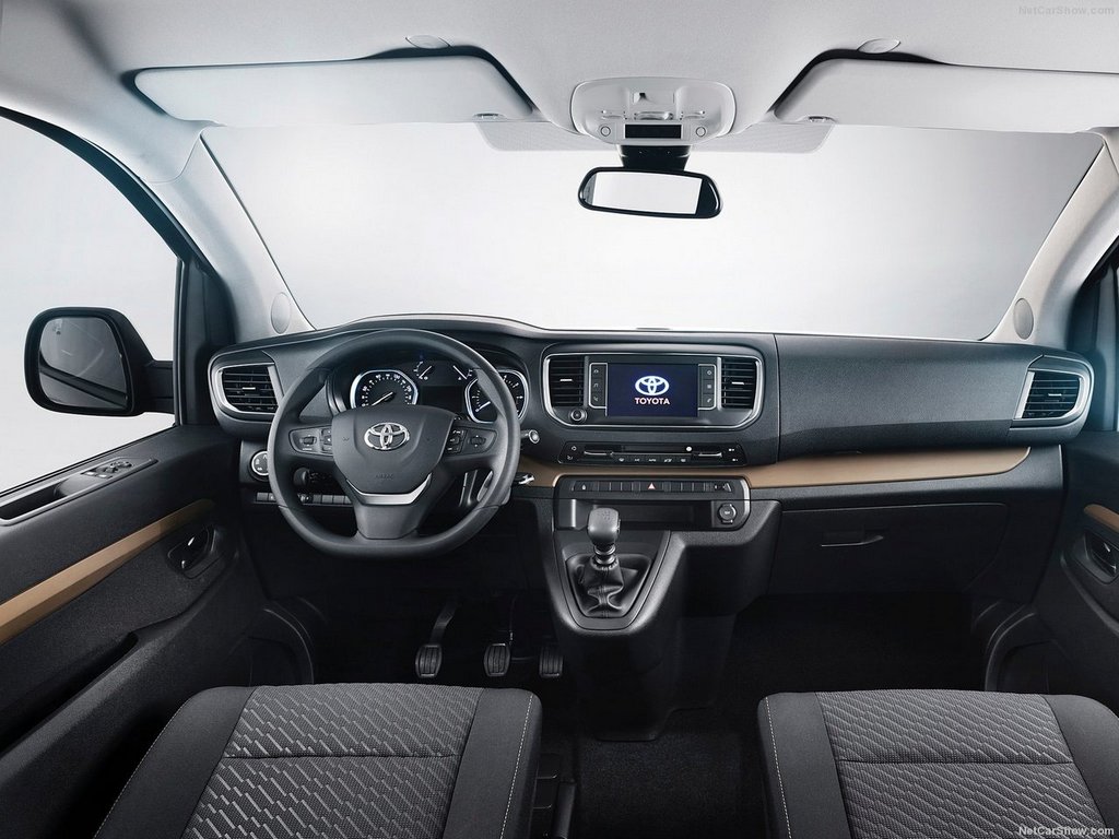 Overview of minibus Toyota Hiace