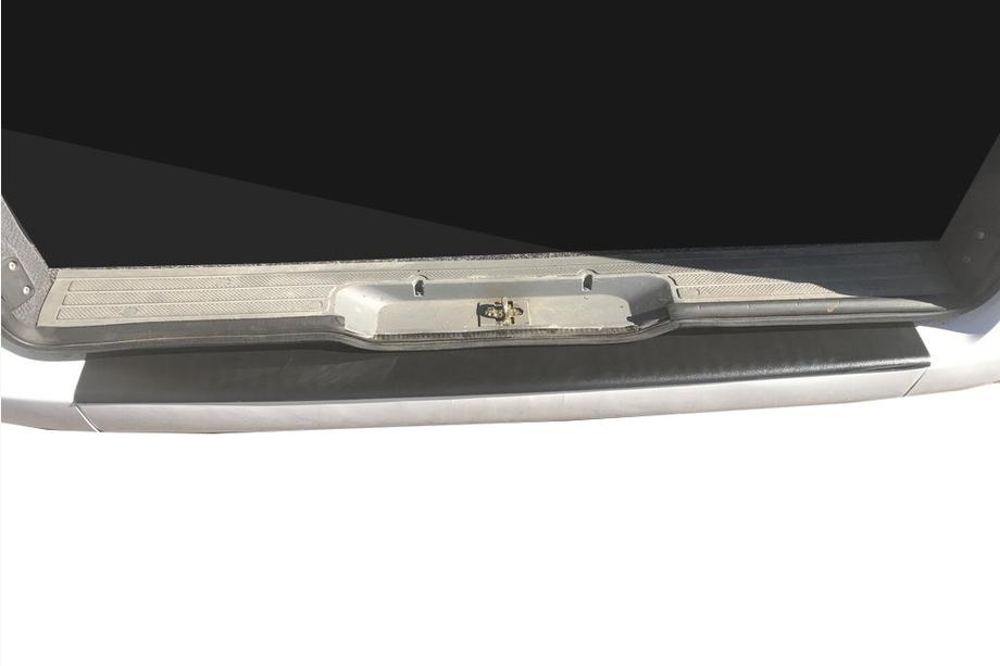 Mercedes Vito W639 2004-2014 Rear bumper protector with lip (DDU, plastic) Matte Image