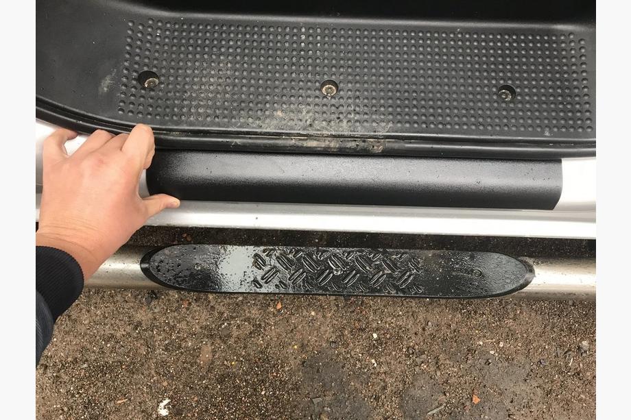 Renault Trafic 2001–2015 ABS Door Sill Covers (2 pcs, DDU) Photo 7