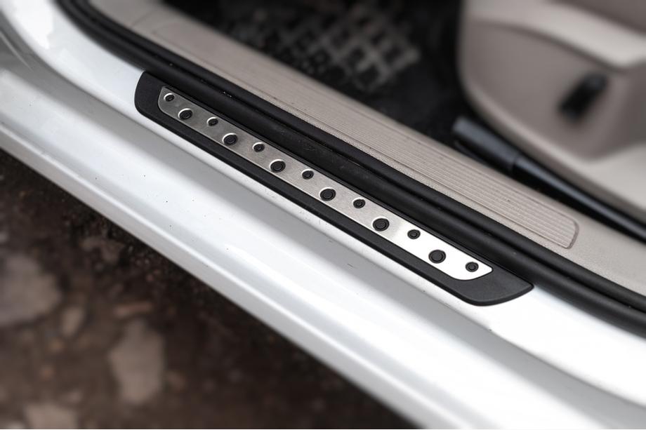 Volkswagen Golf 7/E-Golf 2012-2020 Door Sill Protectors Flexill Dotline (4 pcs, Stainless Steel) Image