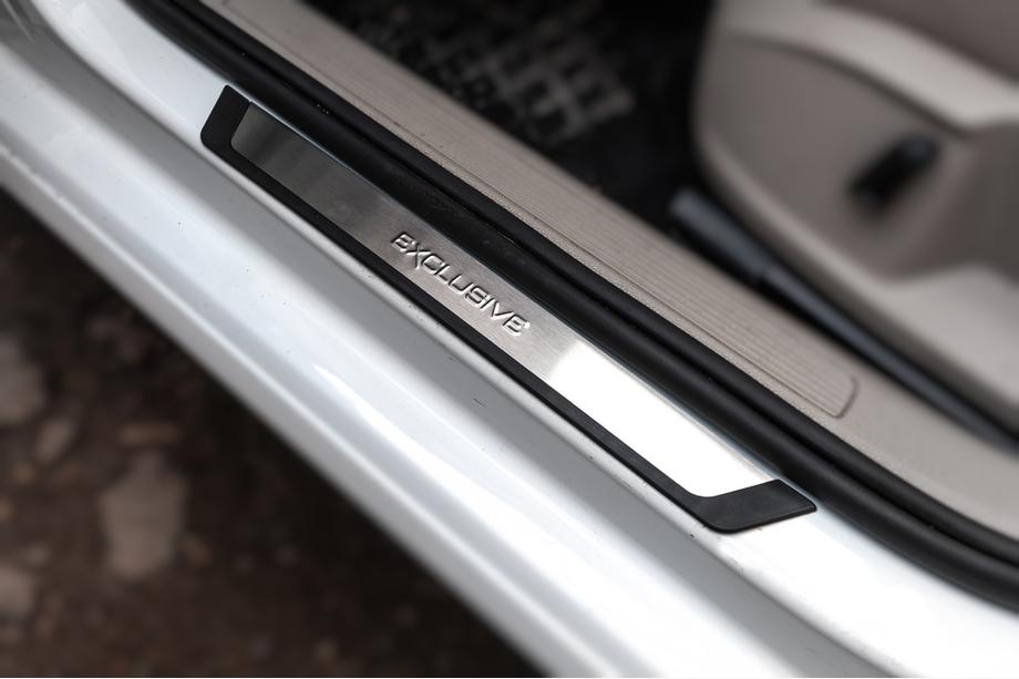 Volkswagen Golf 7/E-Golf 2012-2020 Door Sill Protectors Flexill Exclusive (4 pcs, Stainless Steel) Image