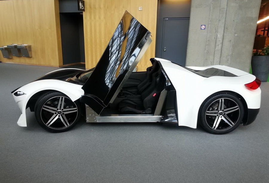 Canadians plan to release an electric sports car