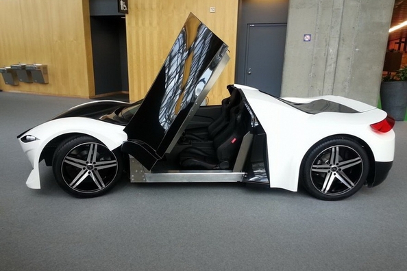 Canadians plan to release an electric sports car