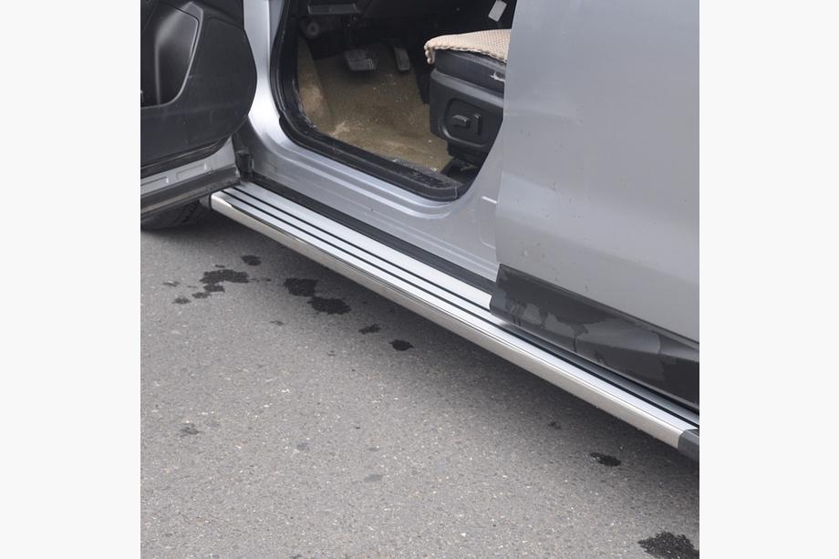 Subaru Forester 2013-2018 Side Steps Original (2 pcs, Aluminum) Image