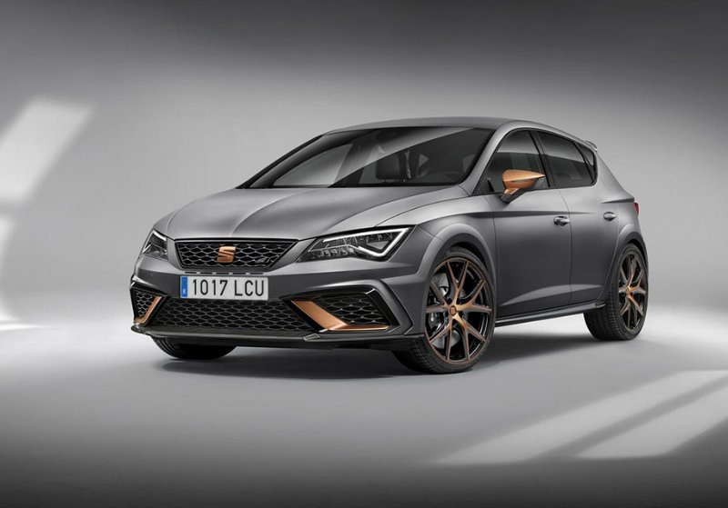 Seat has unveiled the new generation Leon Cupra R.