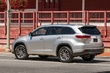 Browse Toyota Highlander 2017 model year photo 2