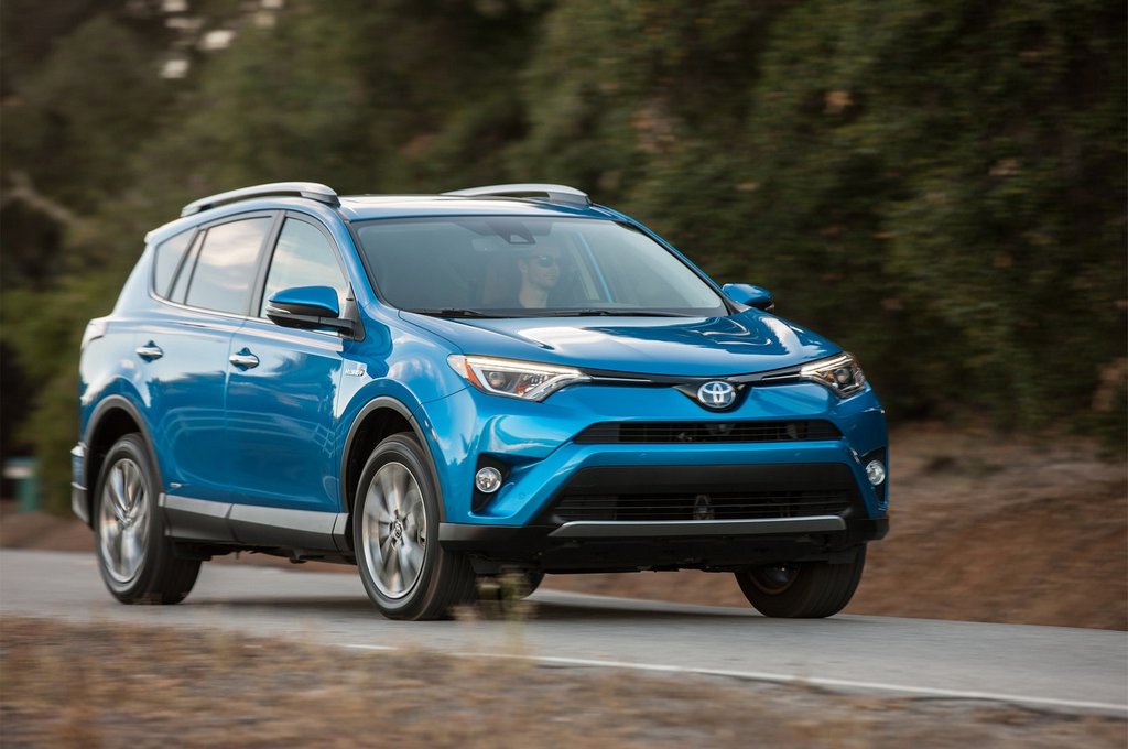 Aggressive and dynamic crossover Toyota RAV 4