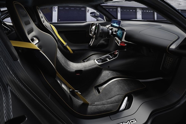 Electric hypercar Project One from Mercedes-AMG with the power of 1000 horses Photo 6