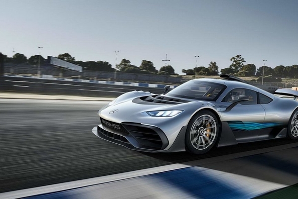 Electric hypercar Project One from Mercedes-AMG with the power of 1000 horses Photo 1