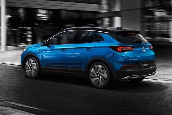Vauxhall will release a new crossover Grandland X Sport Photo 3