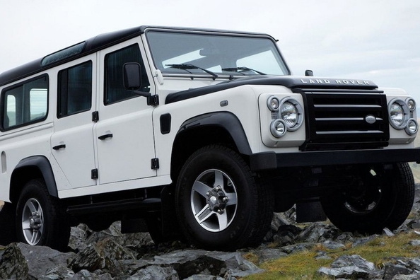 New Land Rover Defender will receive an electric version