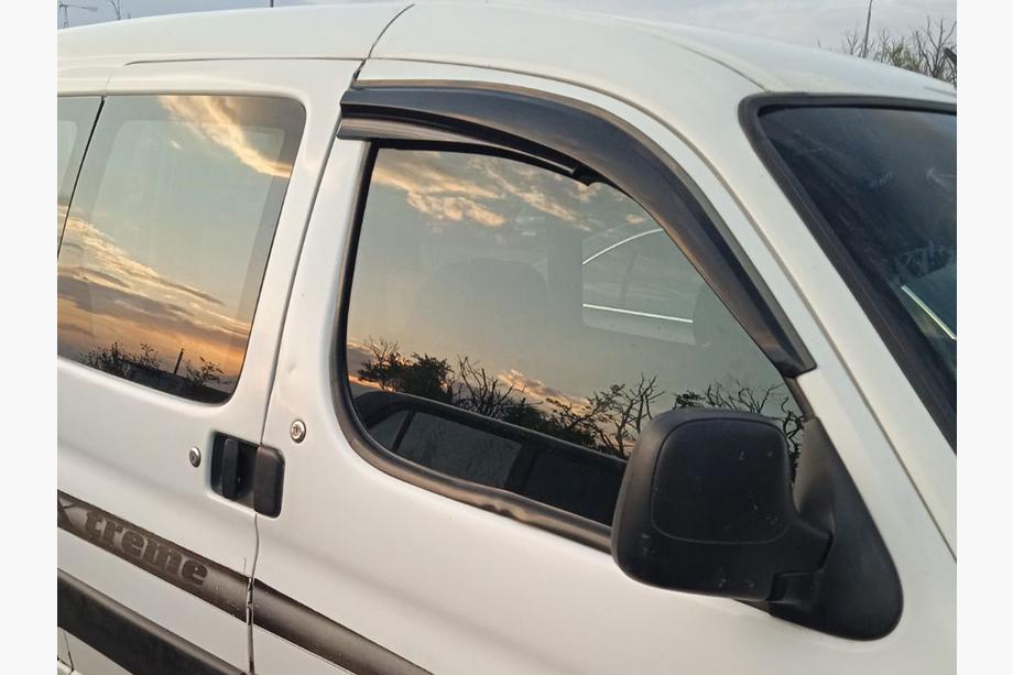Citroen Berlingo 1996-2008 Window Deflectors (2 pcs, Sunplex Sport) Image