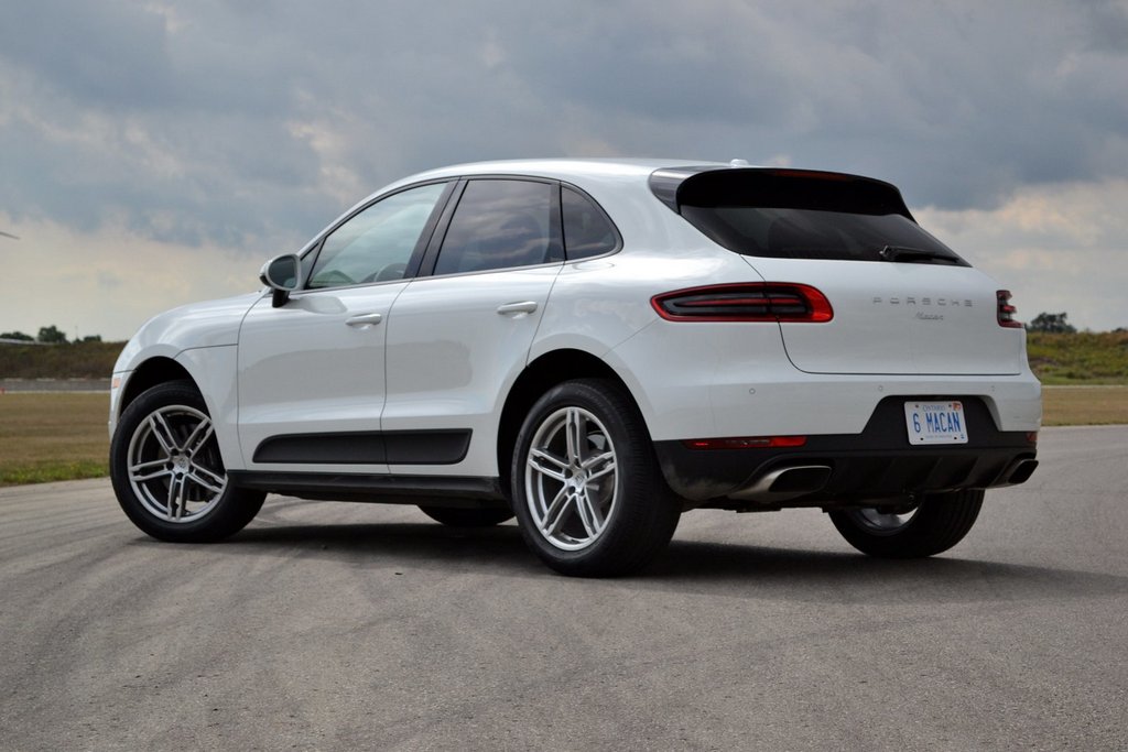 Compare the Porsche Cayenne and Porsche Macan