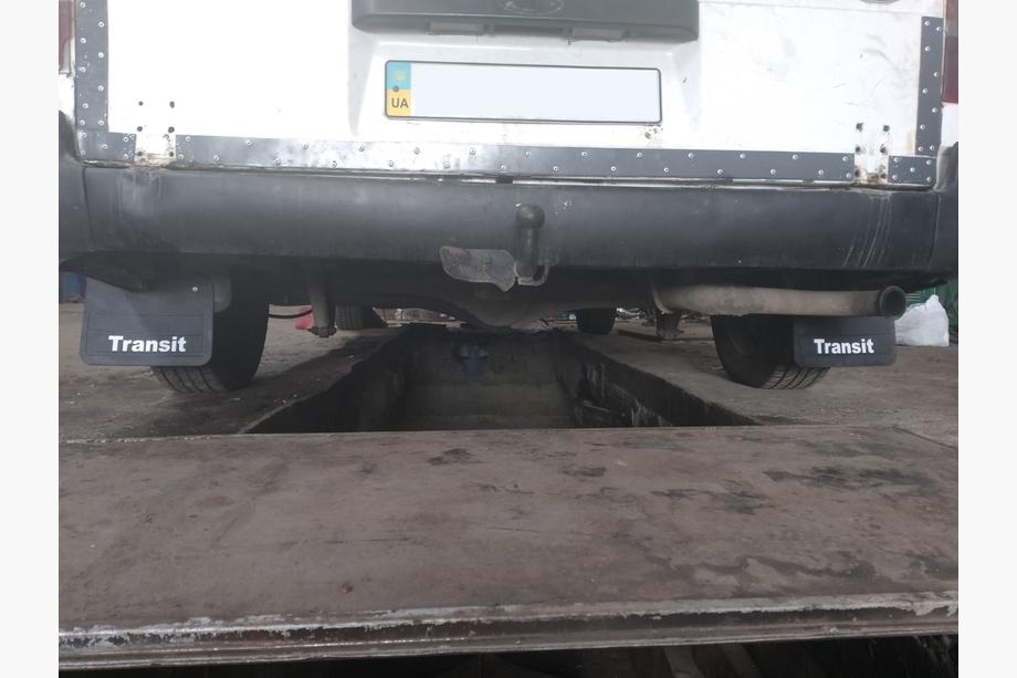 Ford Transit 1991-2000 Premium Straight Mud Flaps (2 pcs) Image