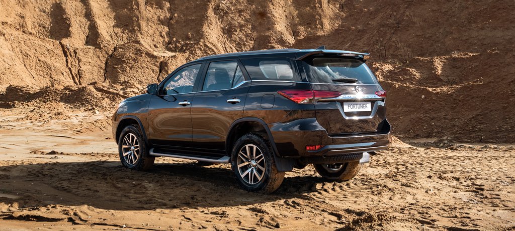 Review of 7 seater SUV Toyota Fortuner