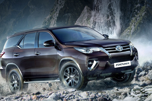 Review of 7 seater SUV Toyota Fortuner