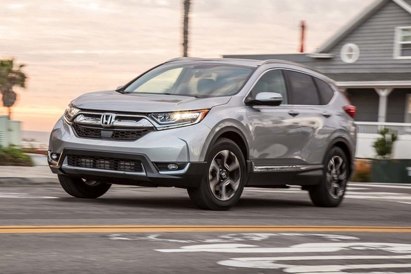 Which produces the Honda CR-V and what are its characteristics?