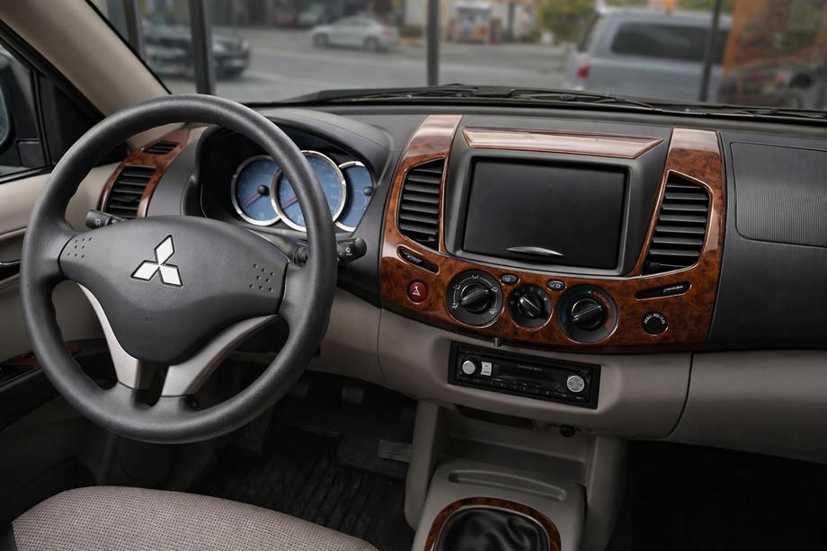 Mitsubishi L200 2006-2015 Dashboard Trim Kit (13 Pieces) Aluminum Image