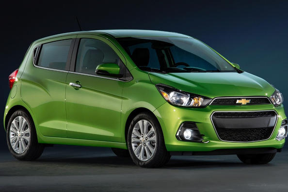 Overview of the compact hatchback Chevrolet Spark