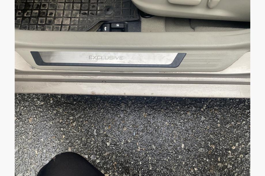 Toyota Camry 2001-2006 Door Sill Covers (4 pcs) Image